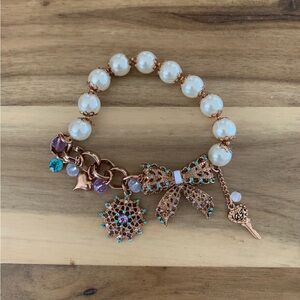 Betsey Johnson filigree bow charms stretchy bracelet vintage jewelry NWOT